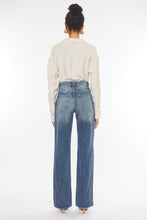 Load image into Gallery viewer, Kan Can ULTRA HIGH RISE 90&#39;S WIDE LEG FLARE JEANS
